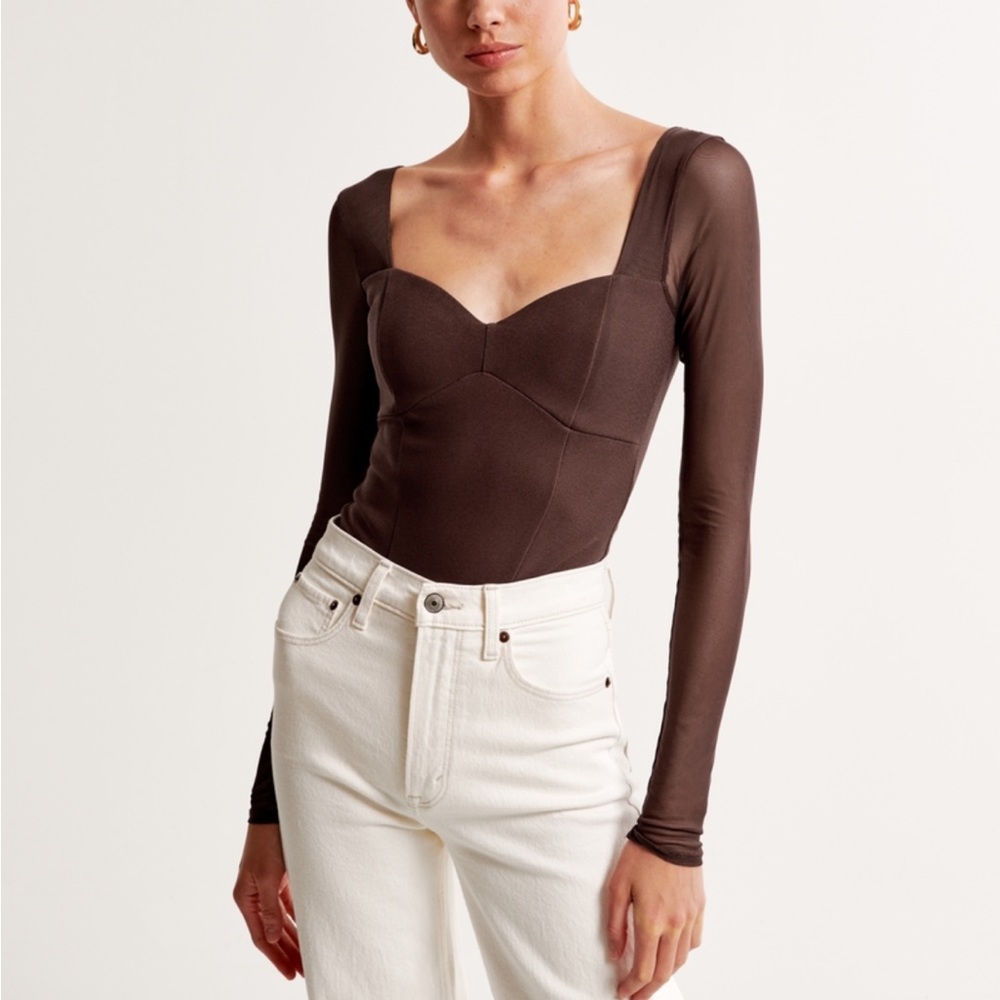 Abercrombie and Fitch long sleeve crepe sweetheart bodysuit size M, never worn